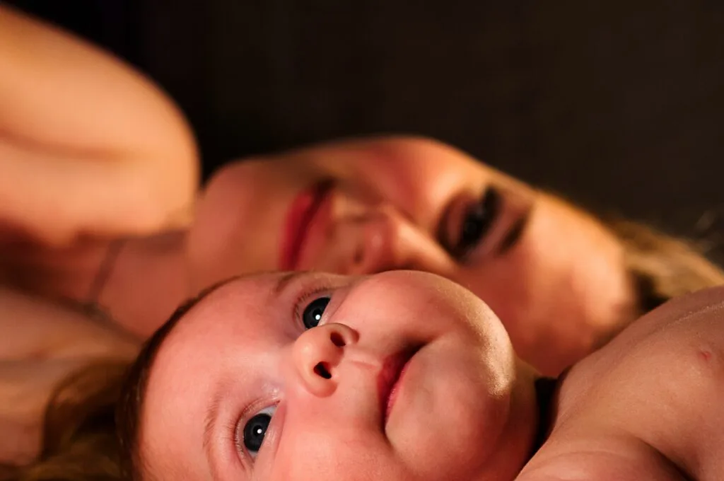 L'ocytocine et la naturopathie : renforcer le lien maternel et réduire le stress naturellement
